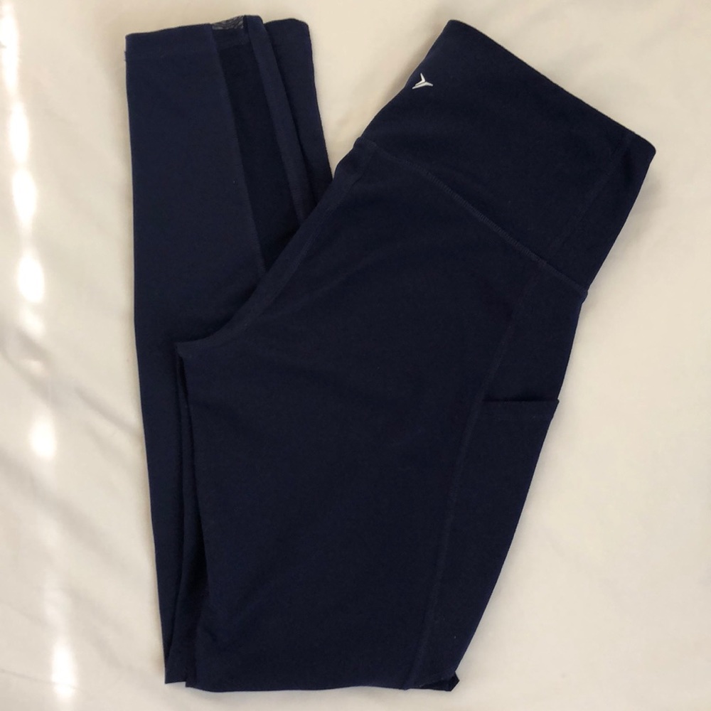 High-Rise Mesh-Trim Leggings w/ Side Pockets